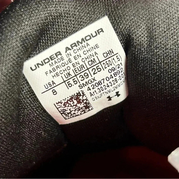 Womens  Baseball Cleats Under Armour Glyde MT Black Molded TPU Shoes NWT - Picture 9 of 9